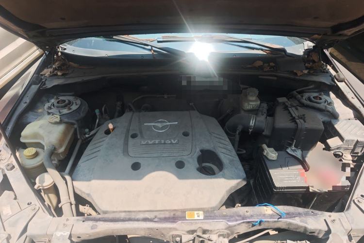 Used Haima Qishi 2010 2.0L Smart Navigation Version Engine Bay
