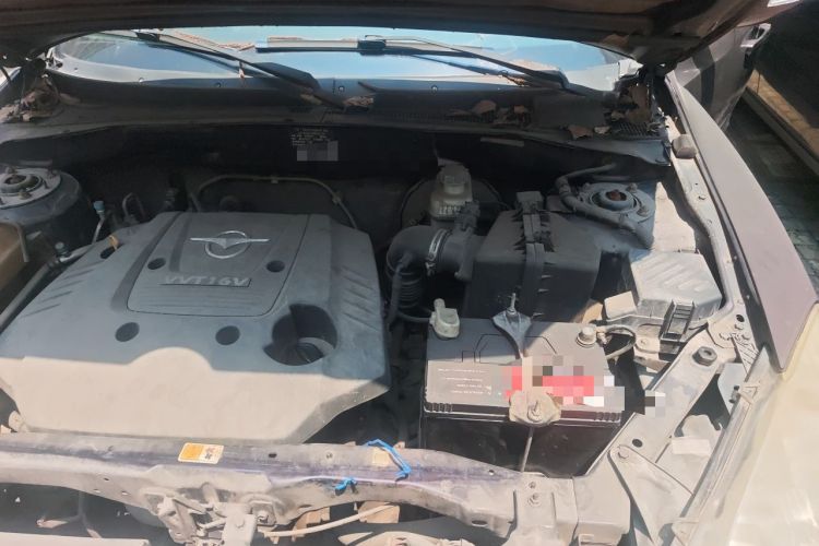 Used Haima Qishi 2010 2.0L Smart Navigation Version Engine Bay Left