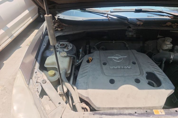 Used Haima Qishi 2010 2.0L Smart Navigation Version Engine Bay Right
