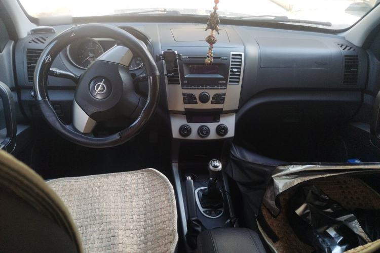 Used Haima Qishi 2010 2.0L Urban Elite Edition Center Console