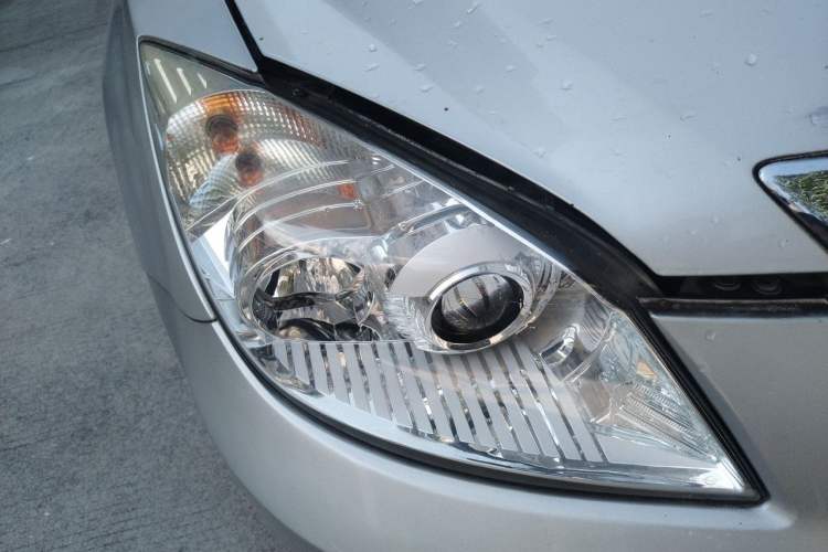 Used Haima Qishi 2010 2.0L Urban Elite Edition Right Front Headlight