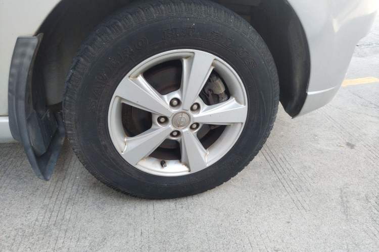 Used Haima Qishi 2010 2.0L Urban Elite Edition Right Front Wheel Hub