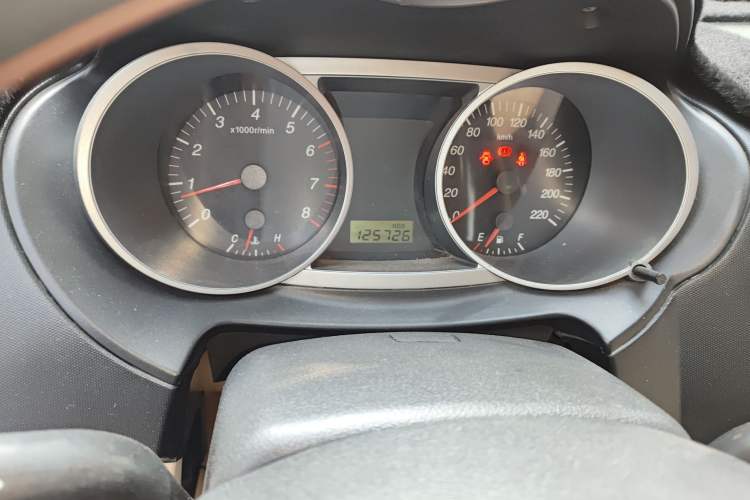 Used Haima Qishi 2011 2.0L Silk Road Limited Edition Odometer Close Up