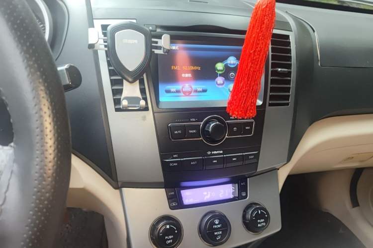 Used Haima Qishi 2012 2.0L Manual Elegant Style Audio And AC Panel