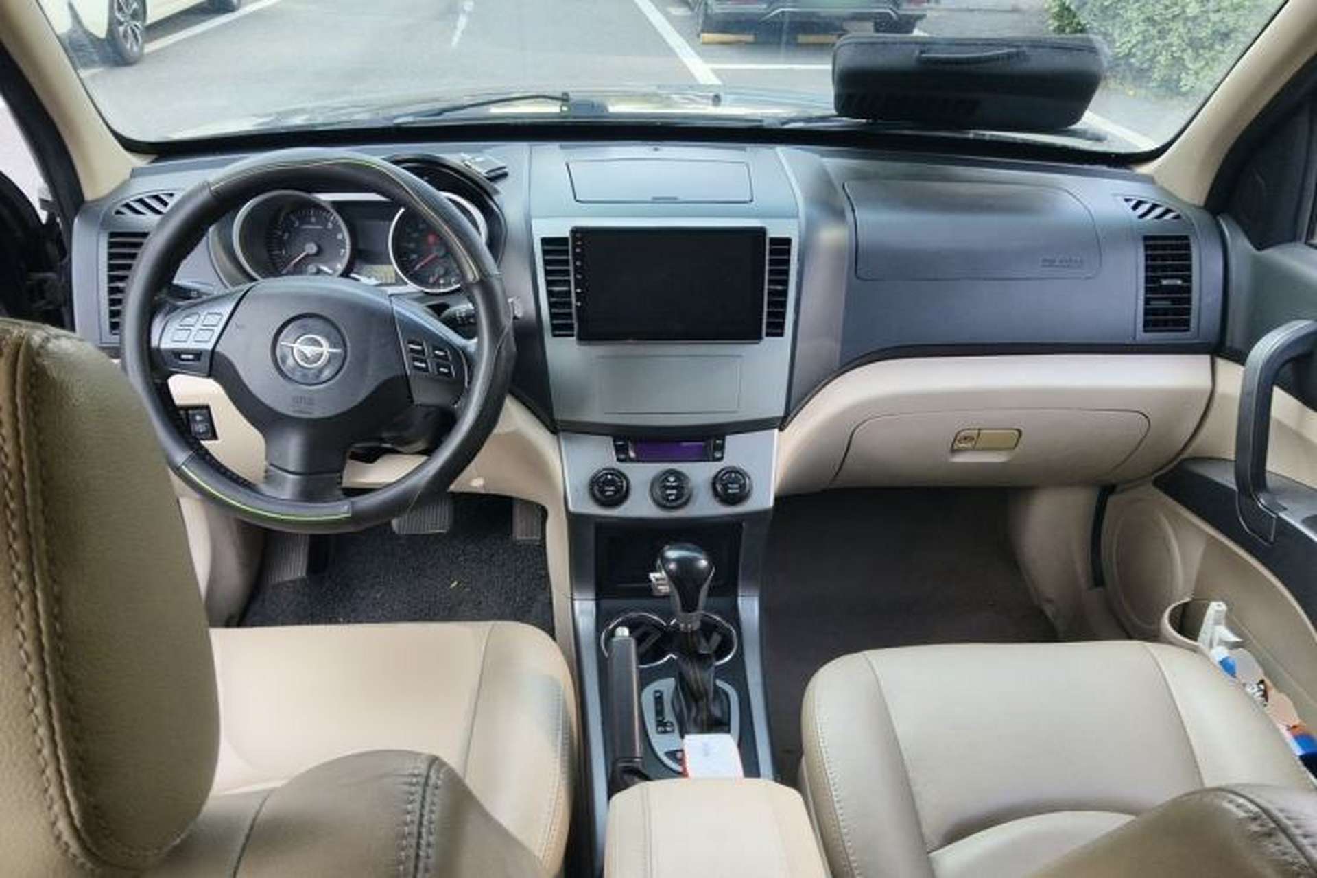Used Haima Qishi 2012 2.0L Automatic Elegant Style Center Console