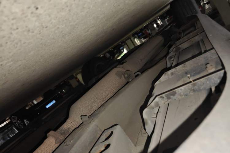 Used Haima Qishi 2012 2.0L Automatic Intelligent Navigation Version Chassis Front Right