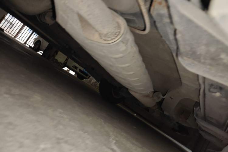 Used Haima Qishi 2012 2.0L Automatic Intelligent Navigation Version Chassis Rear Right