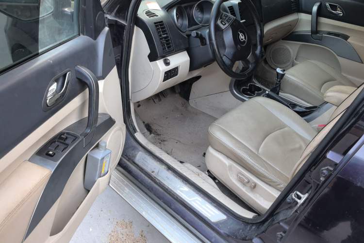 Used Haima Qishi 2012 2.0L Manual Elegant Style Driver Seat