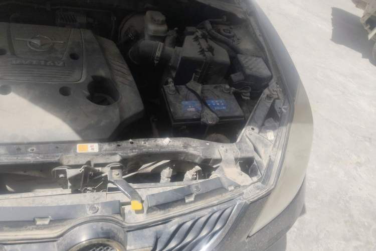 Used Haima Qishi 2012 2.0L Automatic Intelligent Navigation Version Engine Bay Left