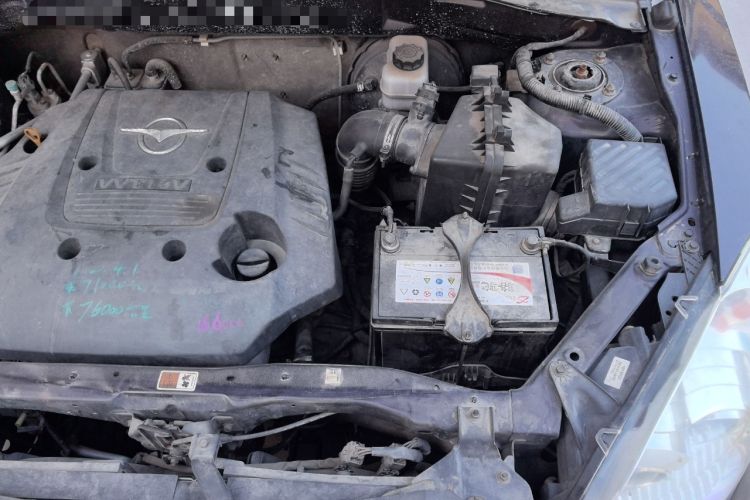 Used Haima Qishi 2012 2.0L Manual Elegant Style Engine Bay Left