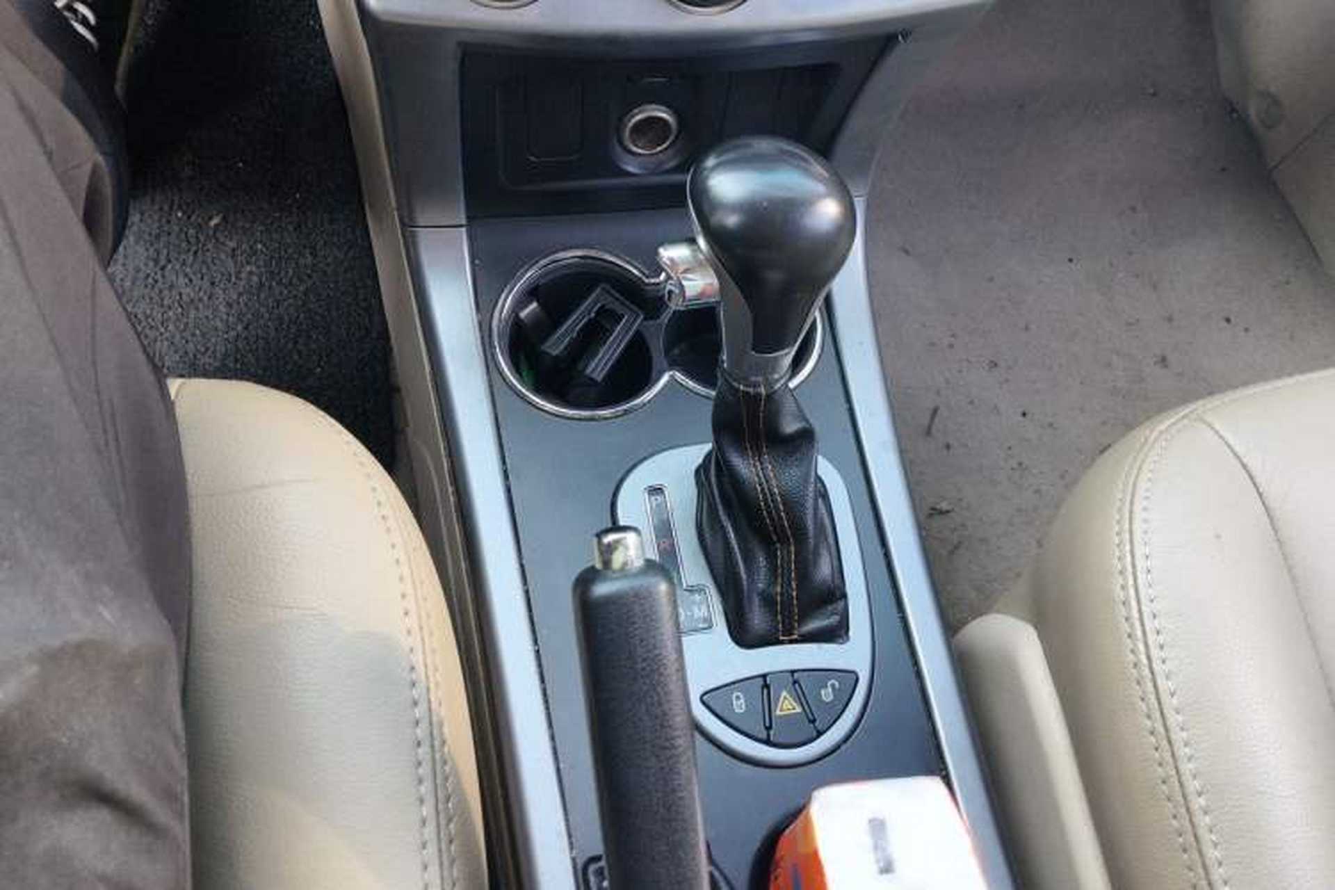 Used Haima Qishi 2012 2.0L Automatic Elegant Style Gear Lever