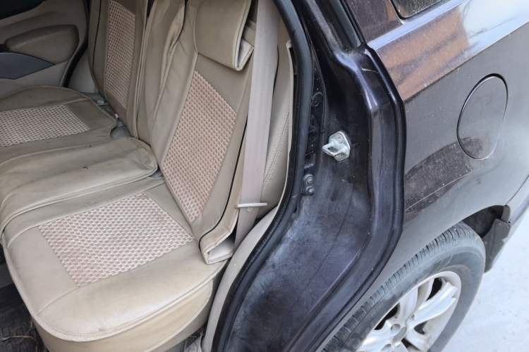 Used Haima Qishi 2012 2.0L Manual Elegant Style Left Rear Seat