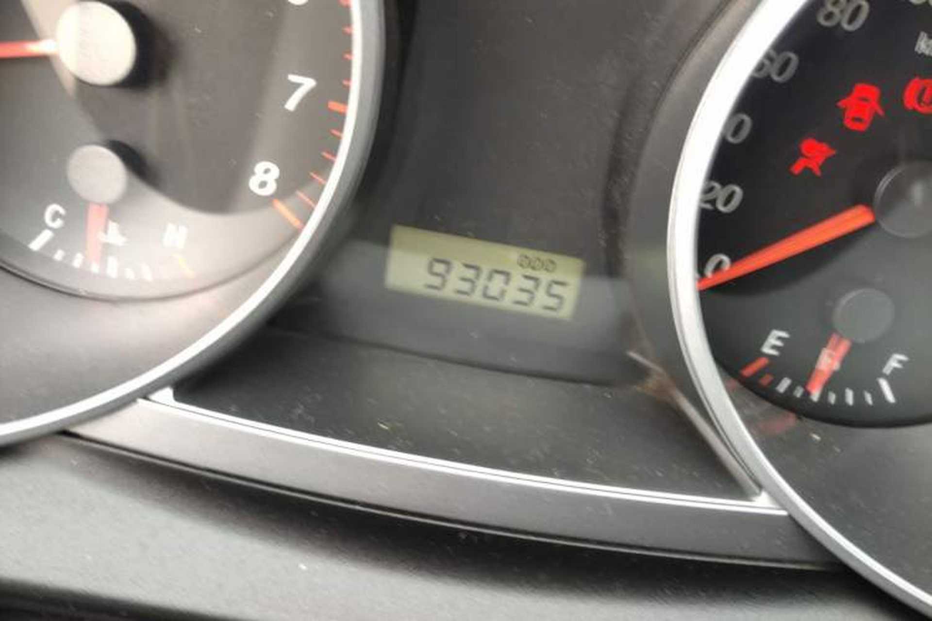 Used Haima Qishi 2012 2.0L Manual Urban Elite Edition Odometer Close Up