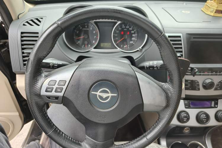 Used Haima Qishi 2012 2.0L Manual Smart Navigation Version Odometer Close Up