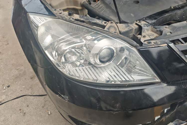 Used Haima Qishi 2012 2.0L Manual Urban Elite Edition Right Front Headlight