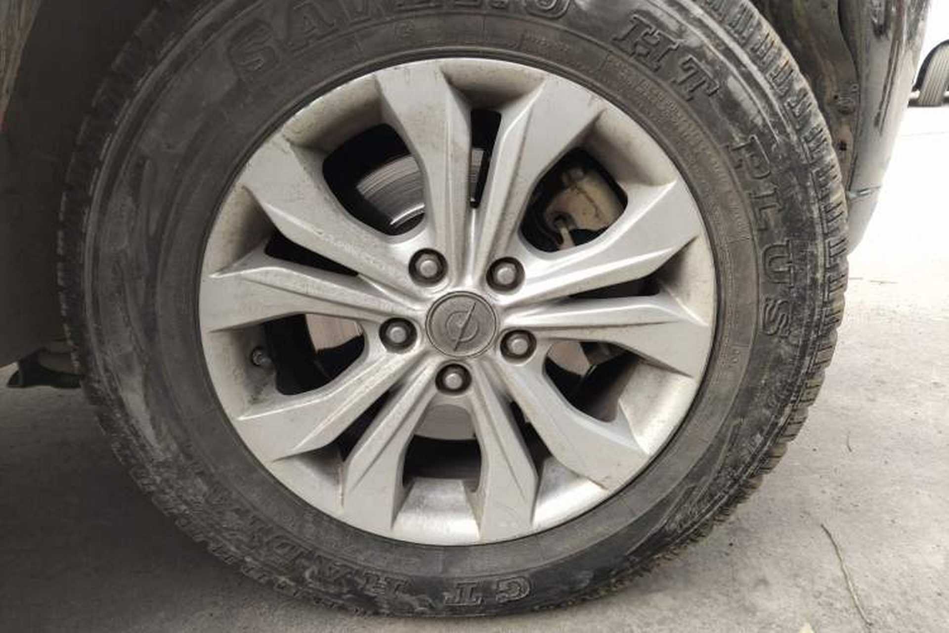 Used Haima Qishi 2012 2.0L Manual Urban Elite Edition Right Front Wheel Hub