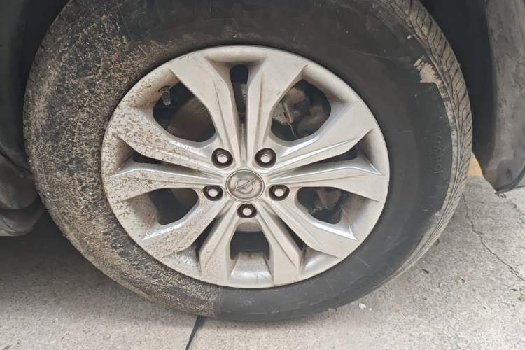 Used Haima Qishi 2012 2.0L Manual Urban Elite Edition Right Front Wheel Hub