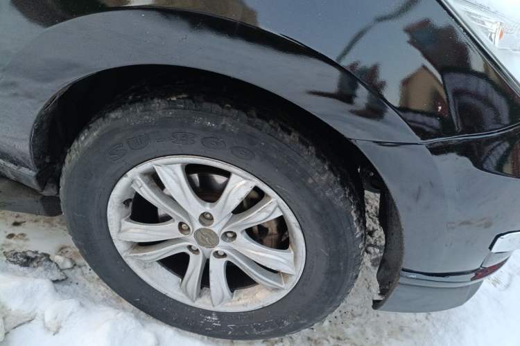 Used Haima Qishi 2012 2.0L Automatic Elegant Style Right Front Wheel Hub