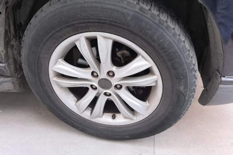 Used Haima Qishi 2012 2.0L Manual Elegant Style Right Front Wheel Hub