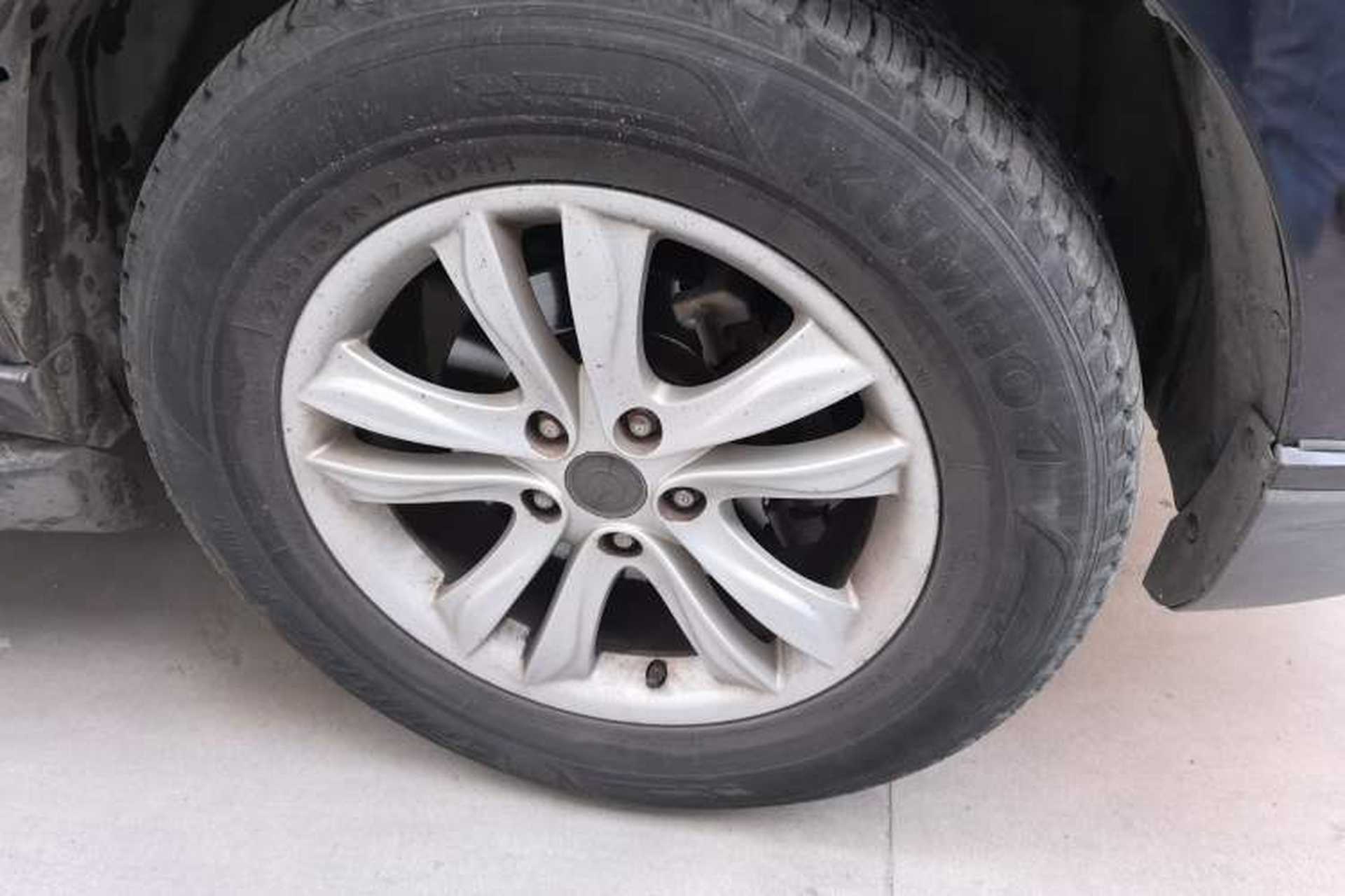 Used Haima Qishi 2012 2.0L Manual Elegant Style Right Front Wheel Hub