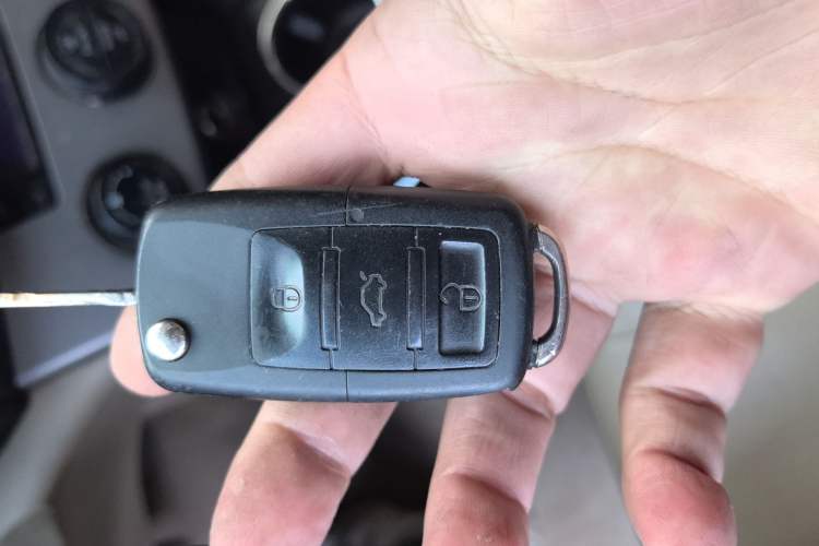 Used Haima Qishi 2012 2.0L Manual Elegant Style Vehicle Key