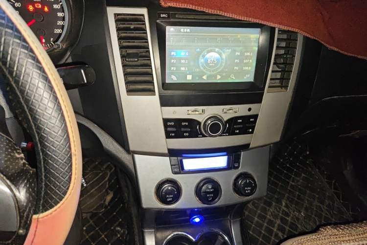 Used Haima Qishi 2012 2.0L Manual Urban Elite Edition Audio And AC Panel