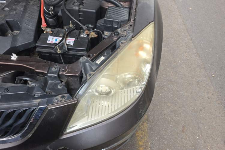 Used Haima Qishi 2012 2.0L Automatic Intelligent Navigation Version Engine Bay Left