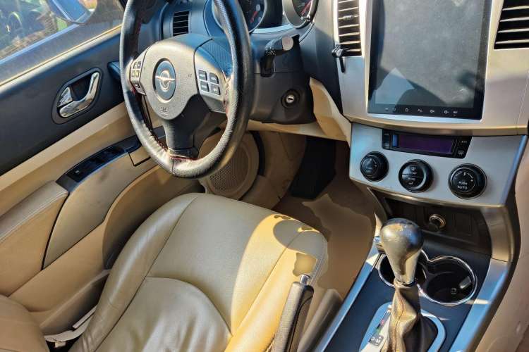 Used Haima Qishi 2012 2.0L Automatic Elegant Style Interior 1
