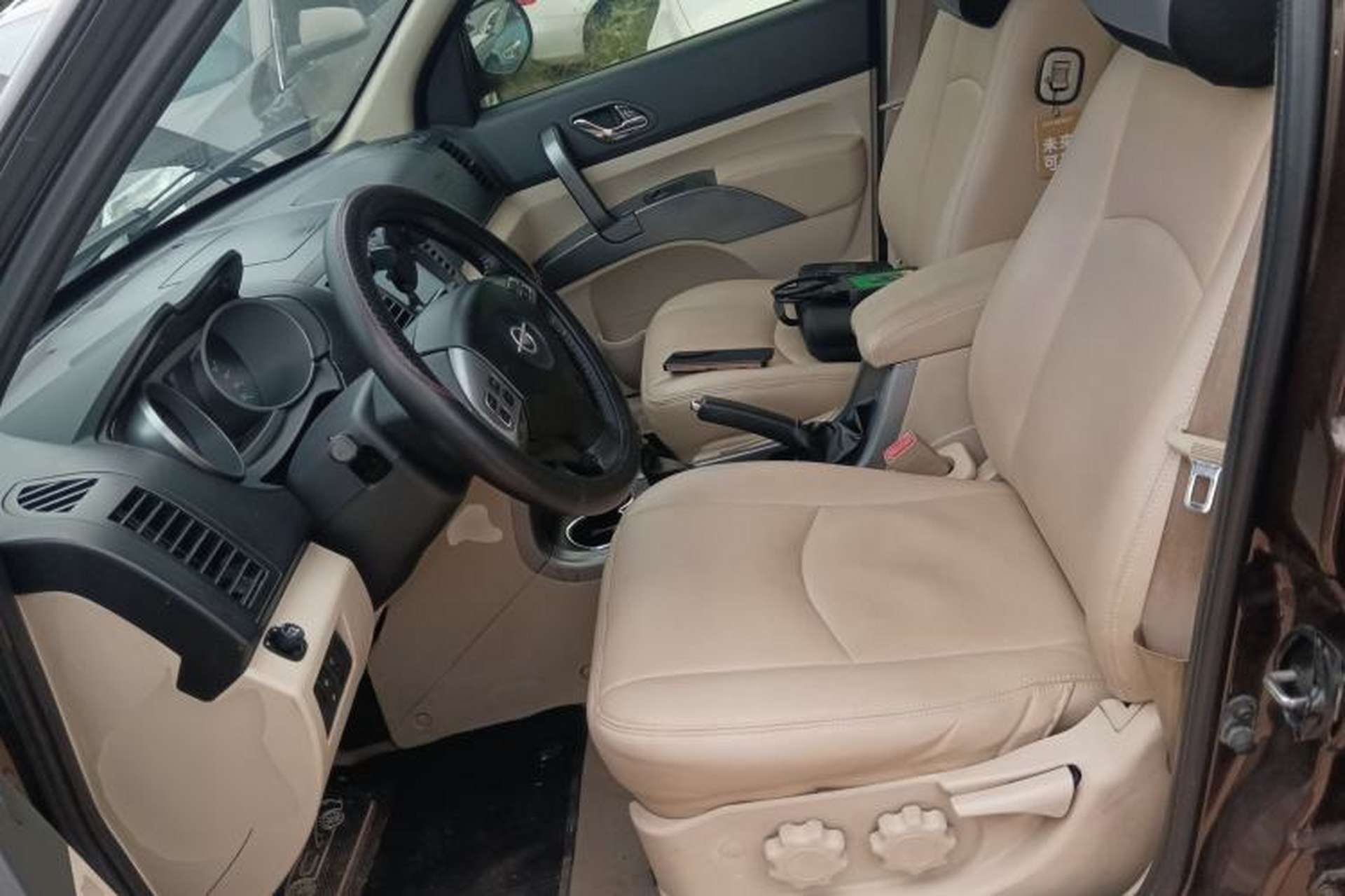 Used Haima Qishi 2012 2.0L Automatic Elegant Style Left Front Seat