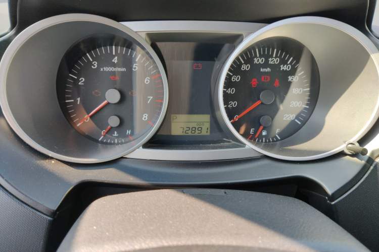 Used Haima Qishi 2012 2.0L Automatic Elegant Style Odometer Close Up
