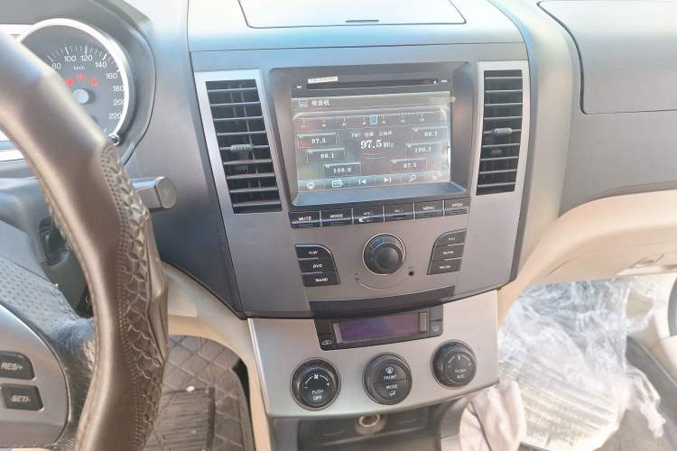 Used Haima Qishi 2012 2.0L Automatic Elegant Style Audio And AC Panel