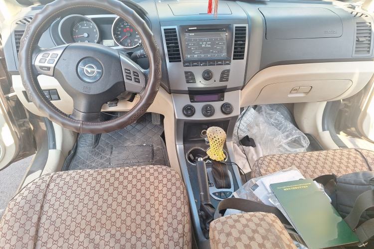 Used Haima Qishi 2012 2.0L Automatic Elegant Style Center Console