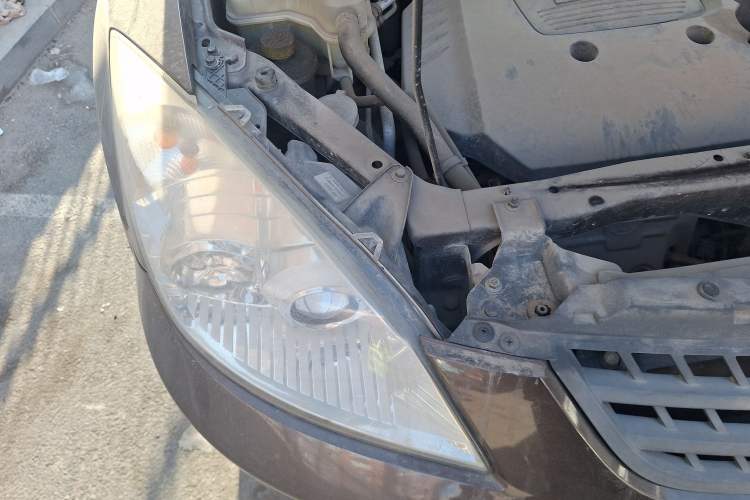 Used Haima Qishi 2012 2.0L Automatic Elegant Style Engine Bay Right
