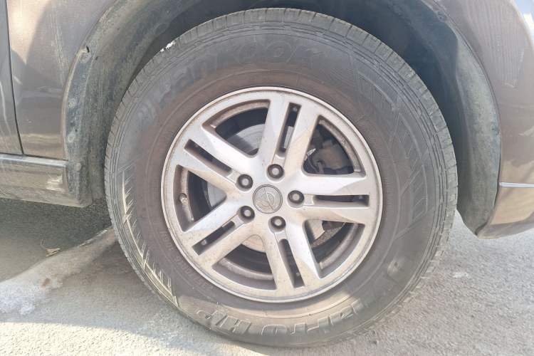 Used Haima Qishi 2012 2.0L Automatic Elegant Style Right Front Wheel Hub
