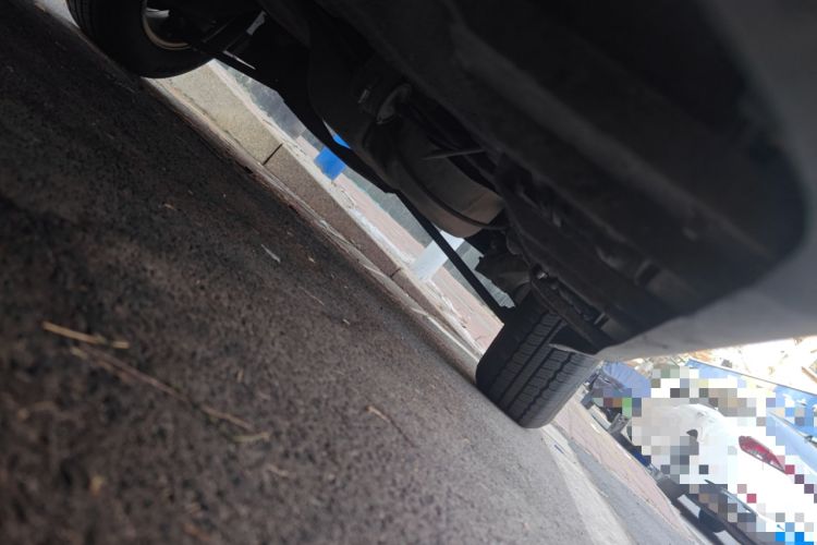 Used Haima Qishi 2013 2.0L Manual Classic Trim Chassis Front Left