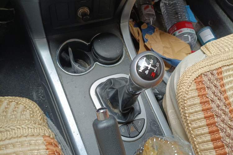 Used Haima Qishi 2013 2.0L Manual Classic Trim Gear Lever