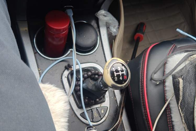 Used Haima Qishi 2013 2.0L Manual Classic Trim Gear Lever