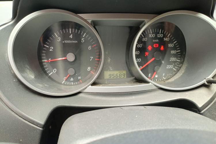 Used Haima Qishi 2013 2.0L Manual Classic Trim Odometer Close Up