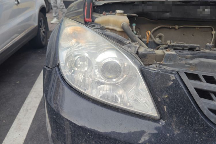 Used Haima Qishi 2013 2.0L Manual Classic Trim Right Front Headlight