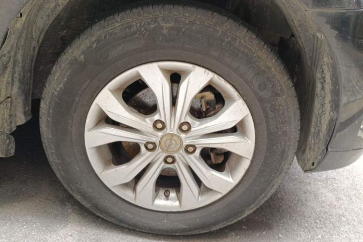 Used Haima Qishi 2013 2.0L Manual Classic Trim Right Front Wheel Hub