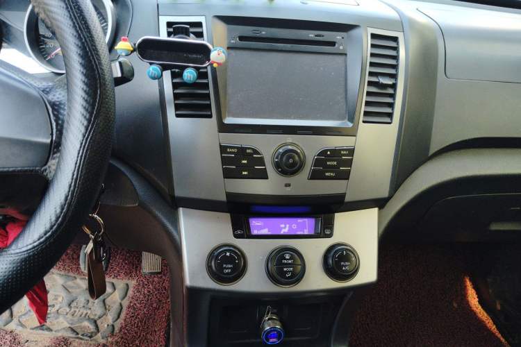 Used Haima Qishi 2013 2.0L Manual Urban Elite Model Audio And AC Panel