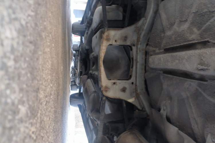Used Haima Qishi 2013 2.0L Manual Classic Trim Chassis Rear
