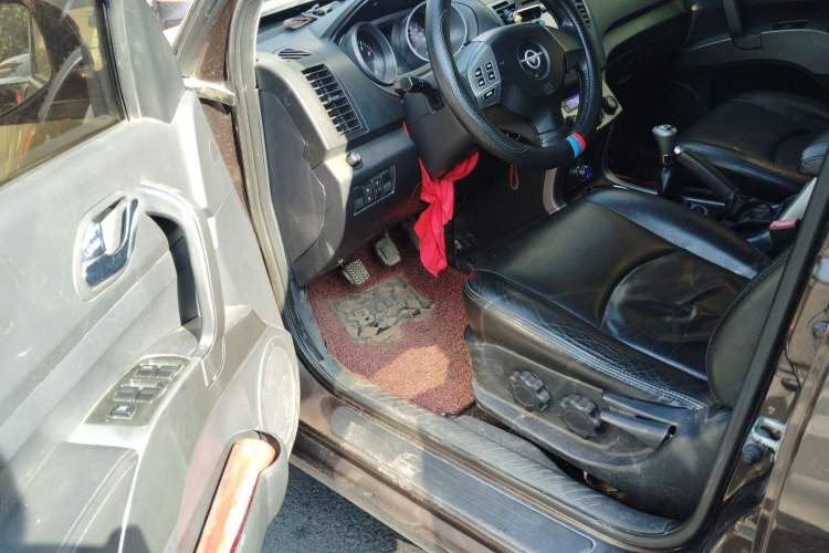 Used Haima Qishi 2013 2.0L Manual Urban Elite Model Driver Seat