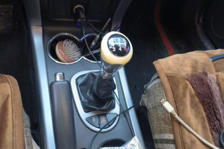 Used Haima Qishi 2013 2.0L Manual Classic Trim Gear Lever