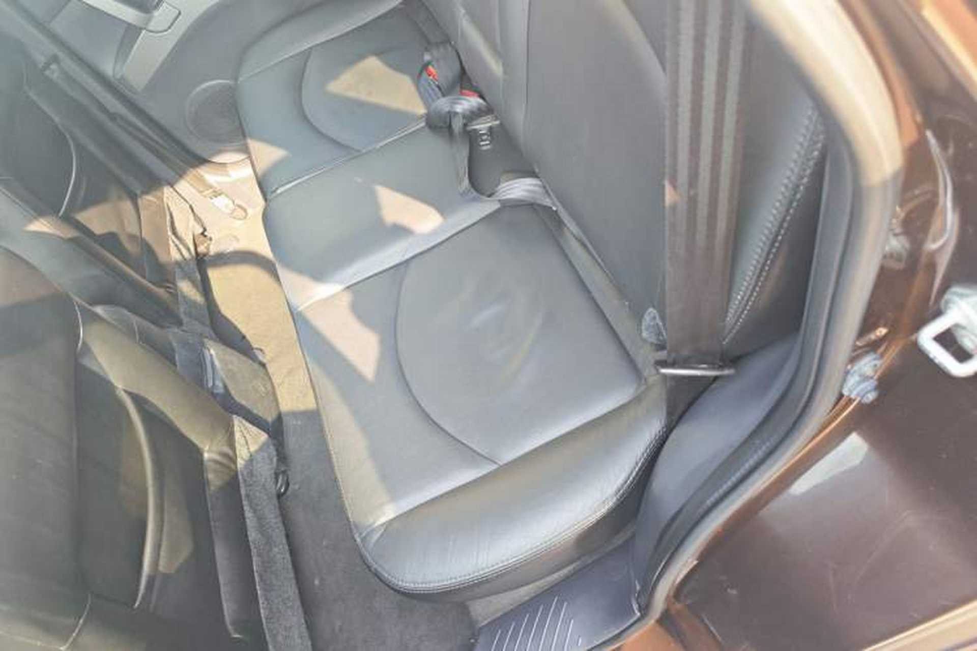 Used Haima Qishi 2013 2.0L Manual Classic Trim Interior 4