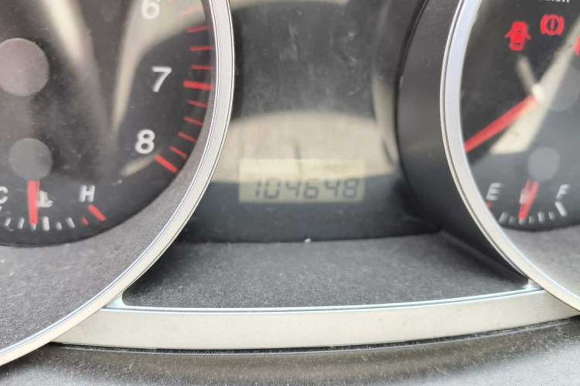 Used Haima Qishi 2013 2.0L Manual Classic Trim Odometer Close Up
