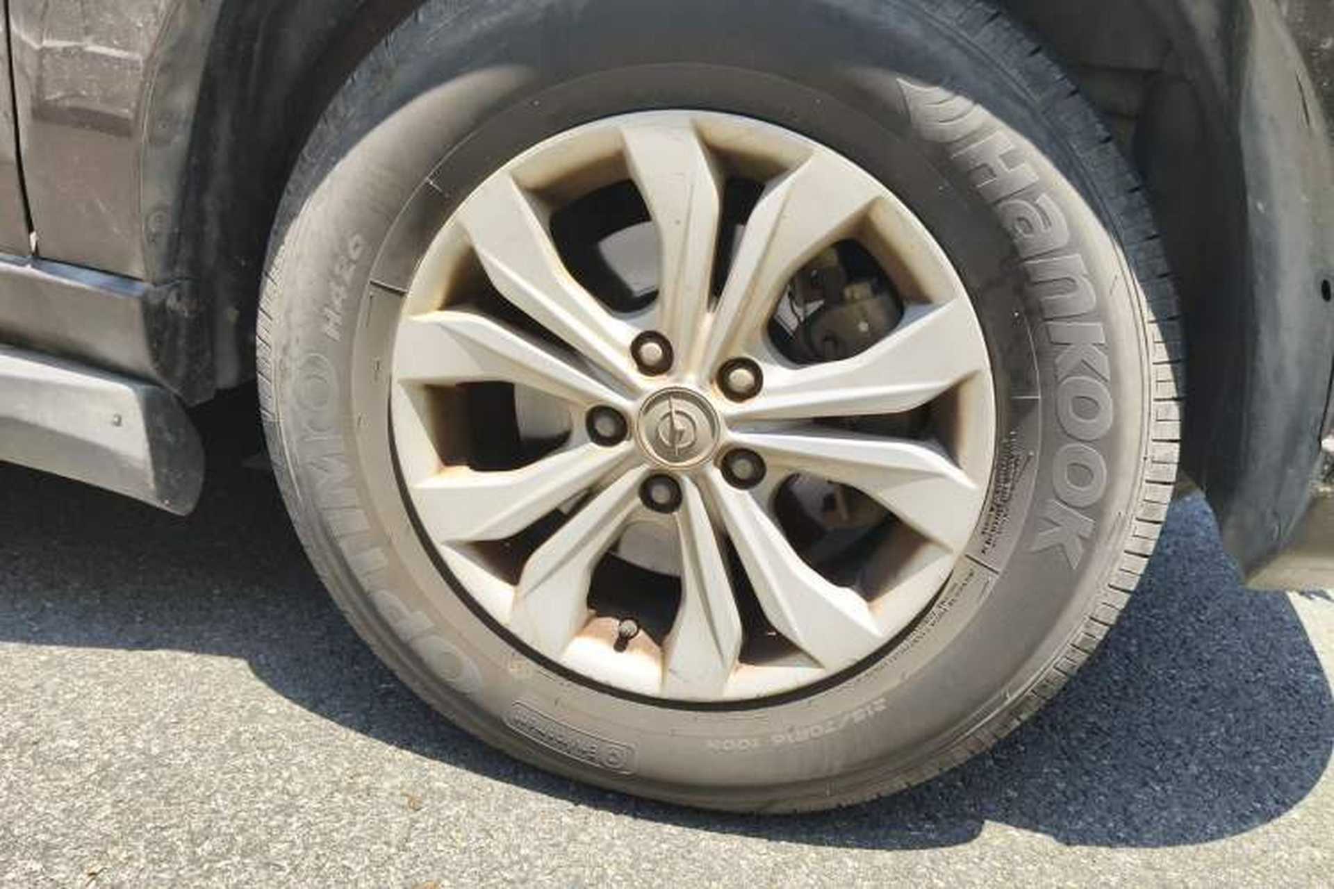 Used Haima Qishi 2013 2.0L Manual Classic Trim Right Front Wheel Hub