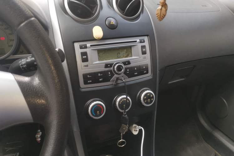 Used Haima Qubit 2011 1.5L AMT Comfort Edition Audio And AC Panel