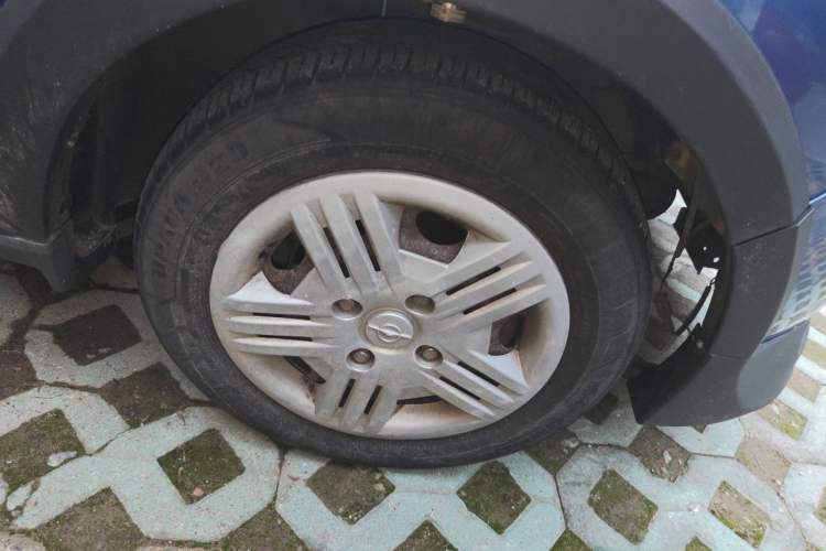 Used Haima Qubit 2011 1.3L Manual Standard Edition Right Front Wheel Hub