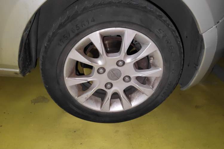 Used Haima Qubit 2011 1.5L AMT Comfort Edition Right Front Wheel Hub